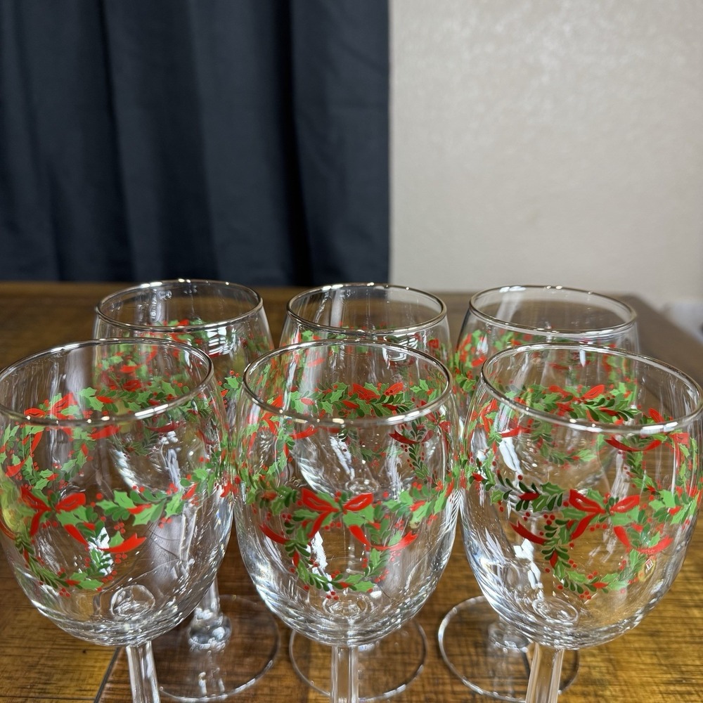 Set of 6 Vintage Libbey Christmas Wreaths Holly Berry Bow Wine Glasses HTF RARE - Picture 5 of 7